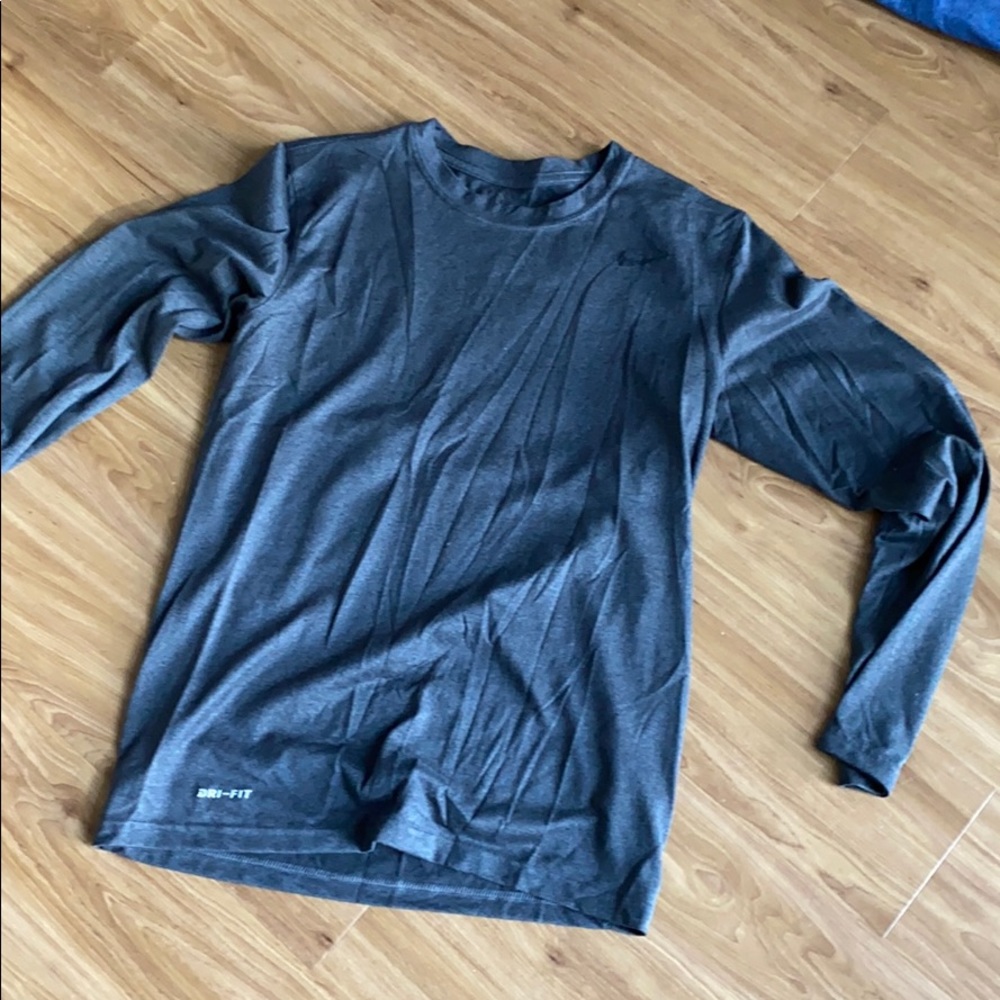 Nike men’s long sleeve